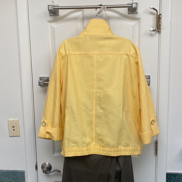 Chico’s 💯 %cotton jacket - Picture 3 of 6